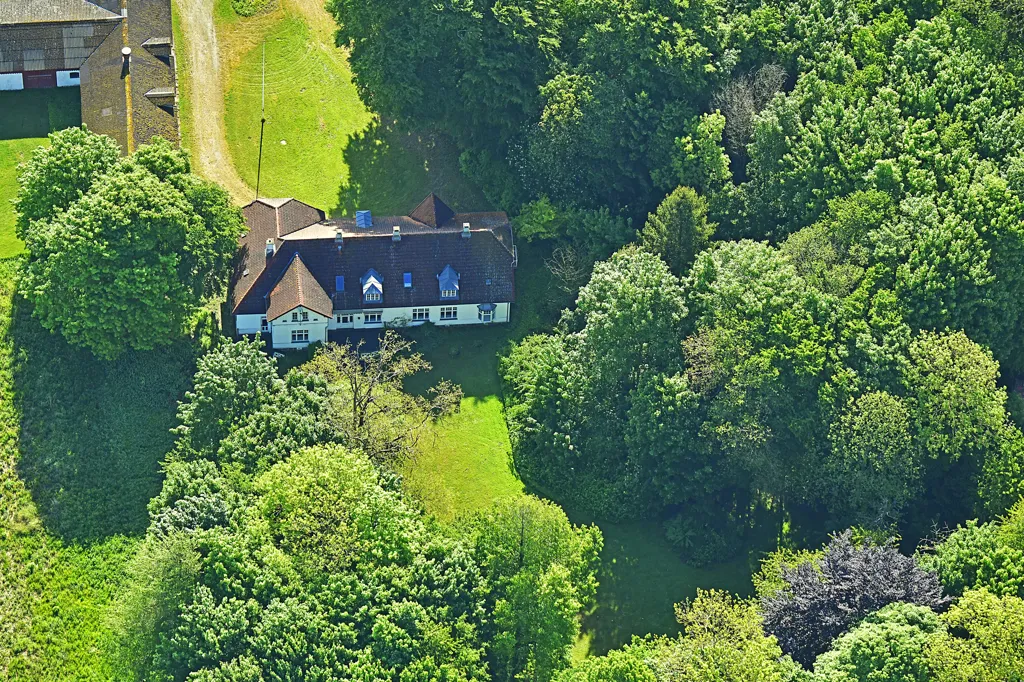 Õhuvaade - Renovated Rectory with Forest View in Hvedstrup