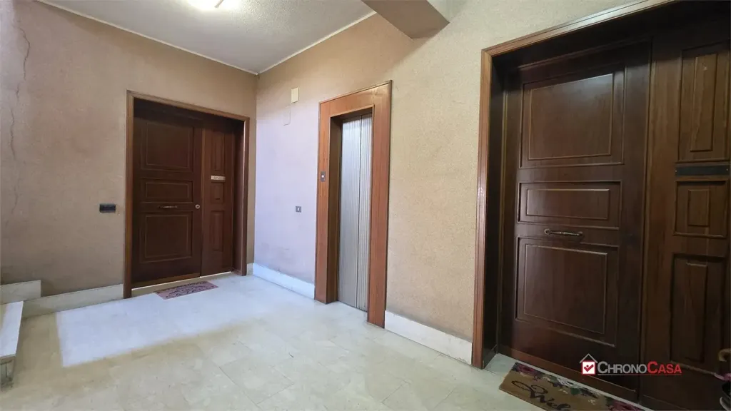 Esik - Panoramic Apartment with Balconies in Mili