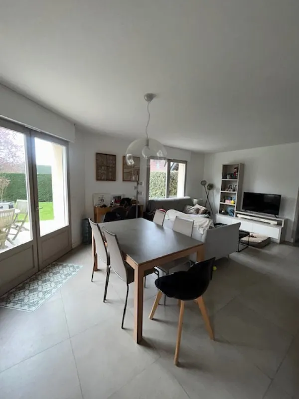 Sala da pranzo - Duplex House with Pool in Secure Domain