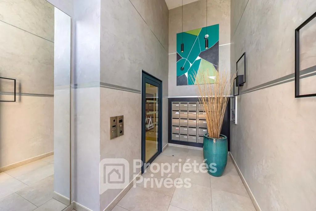 hallway_entrance