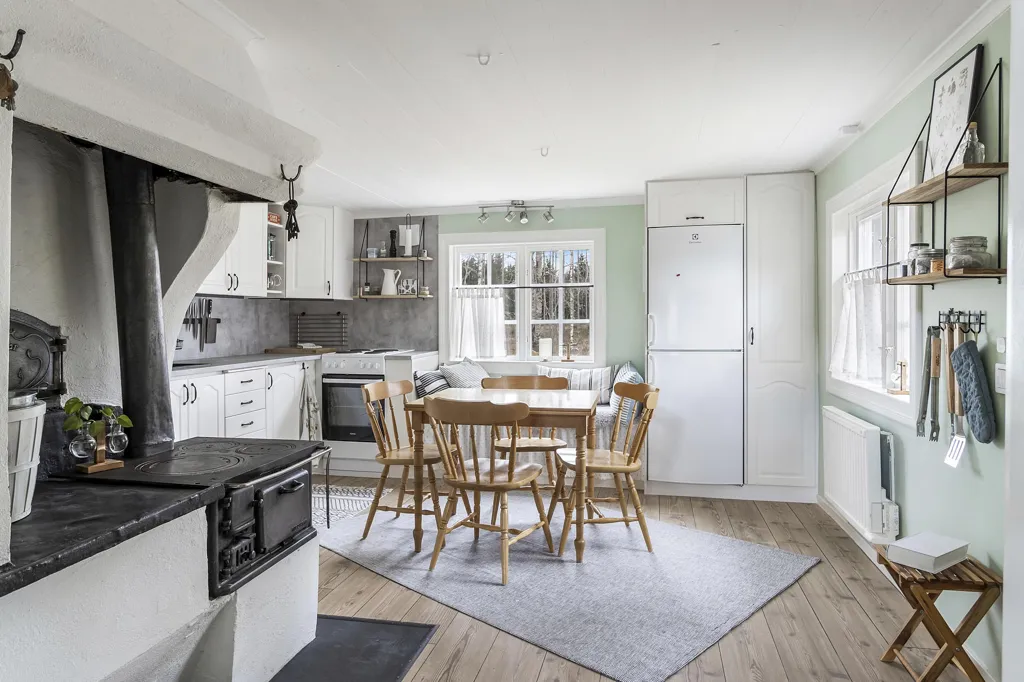Cuisine - Classical Cottage with Garden in Norrslyta