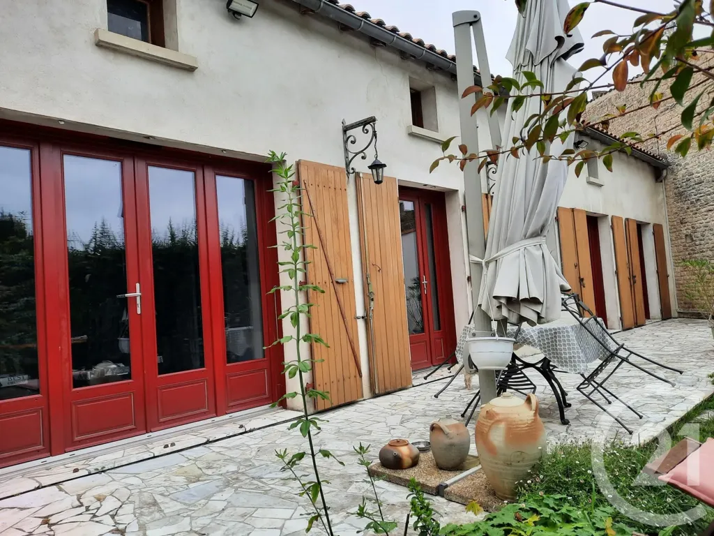 Terrazza - 6-Piece House with Courtyard in Chef-Boutonne