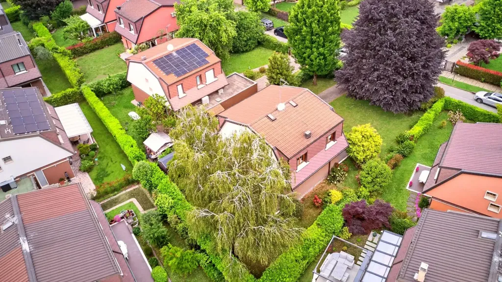 Õhuvaade - Villa with Private Garden in Arese