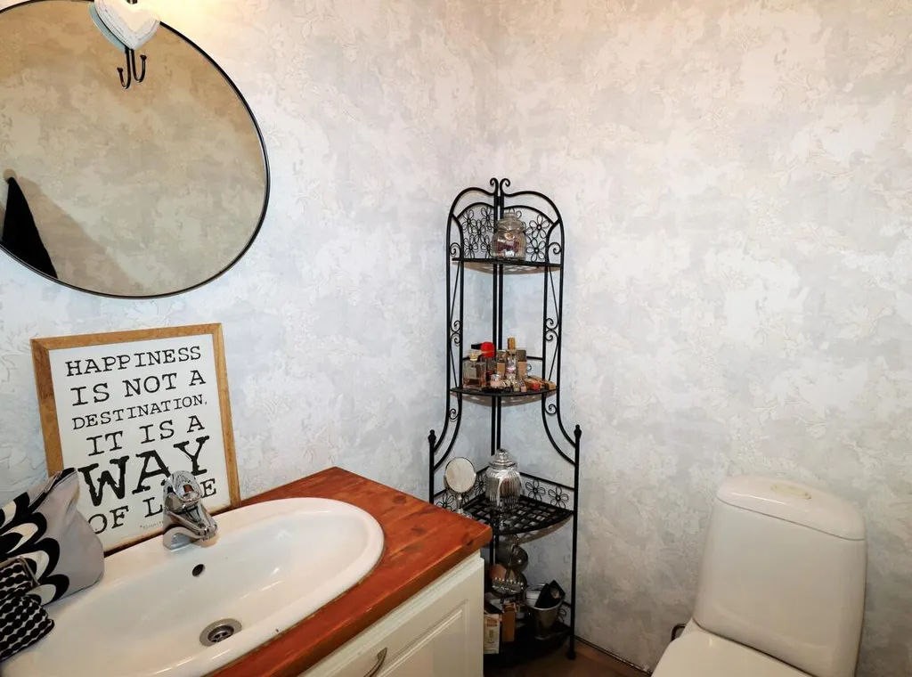 Salles de bain - Personalised Detached House with Sauna in Hyllykallio