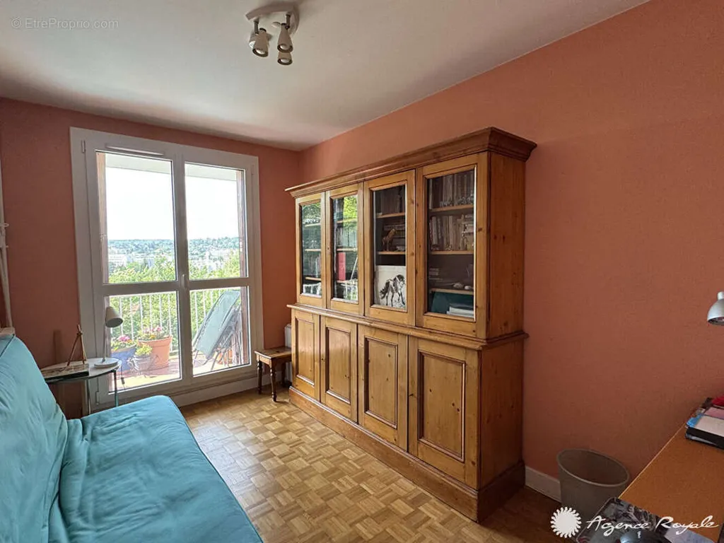 5-toaline korter asukohas Saint-Germain-En-Laye