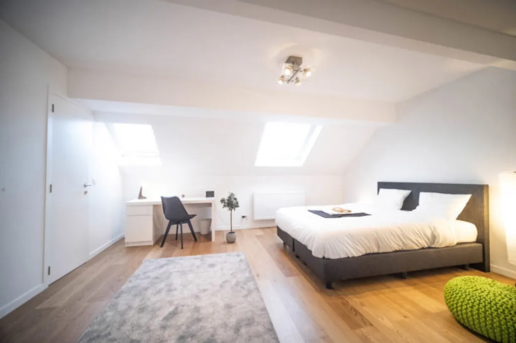 Bedrooms - Coliving Room with Private Bathroom near Flagey