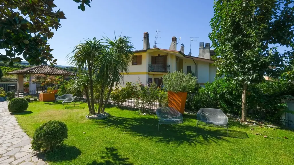 Jardin - Villa with Pool and Garden in Frascati
