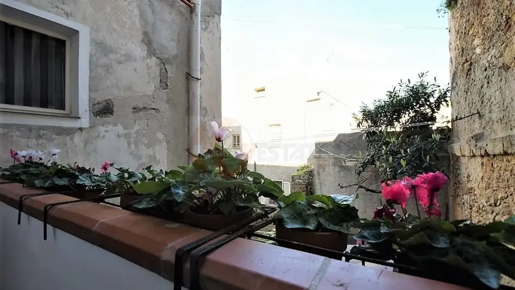 Rõdu - Modernised Apartment with Balcony in Sassari