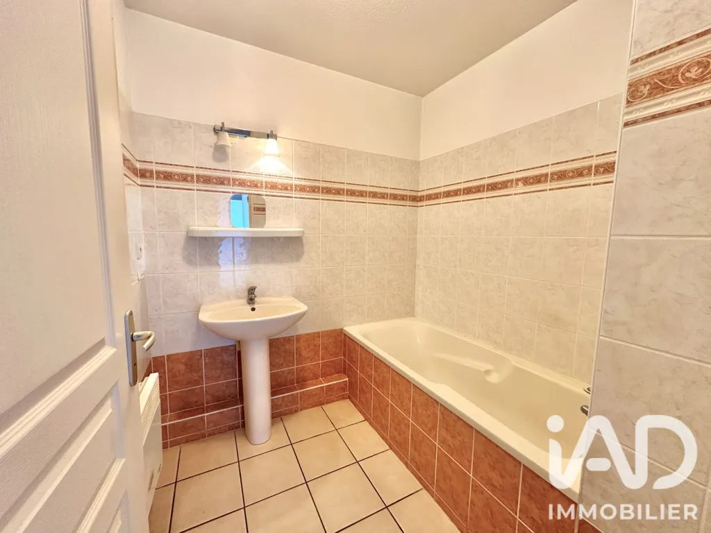 Bagni - T2 with Terrace in Central Le Pradet