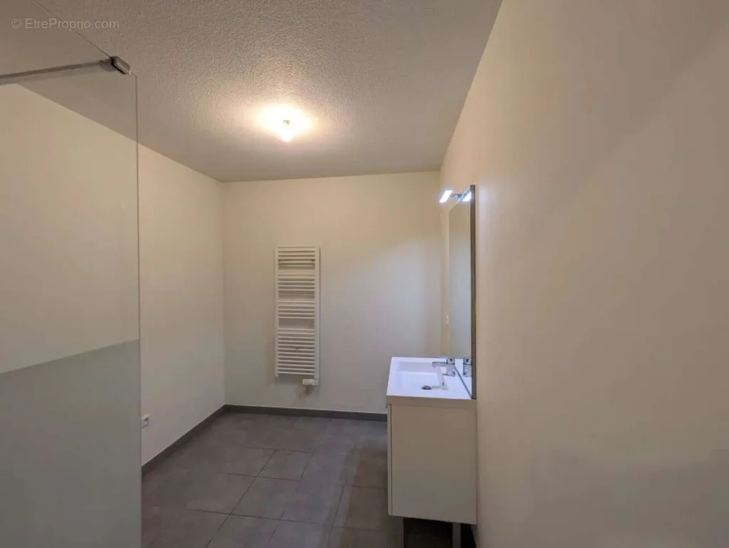 Vannitoad - Studio with Balcony in Royan Centre