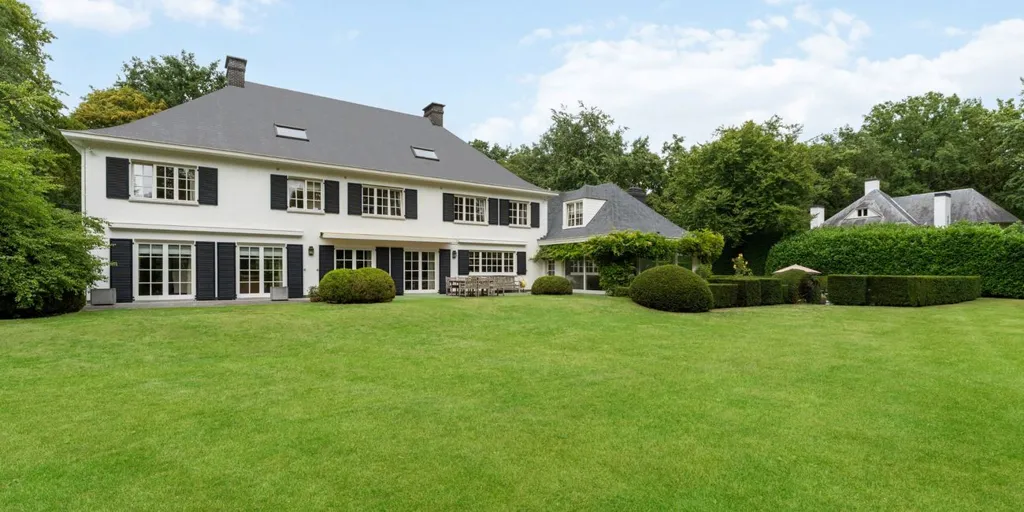 Exterior - Villa with Pool in Brasschaat Centre