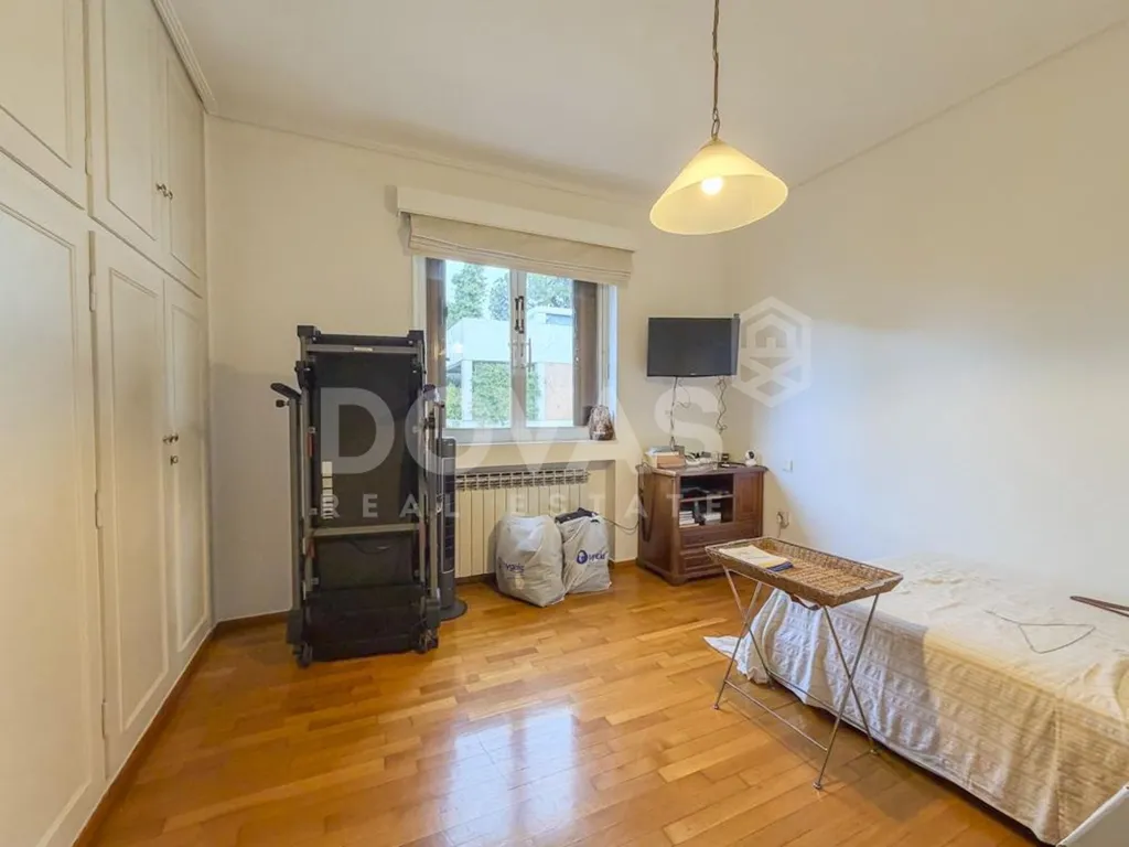 Magamistoad - Double-Fronted Apartment with Garden in Kifissia