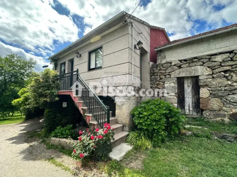Extérieur - Two-Storey House with Solar Panels in A Cañiza