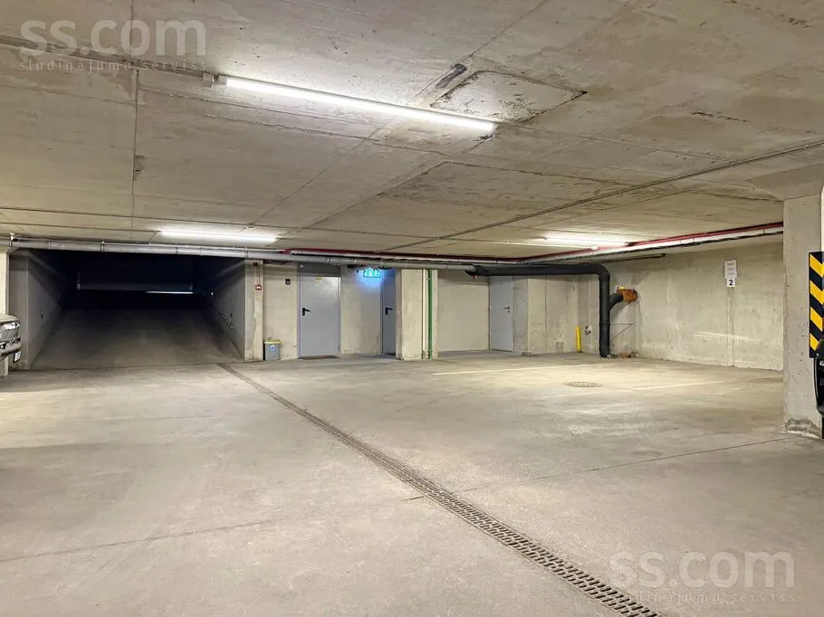 Garage - Luxury 4-Bedroom Apartment with Balcony in Riga Centre