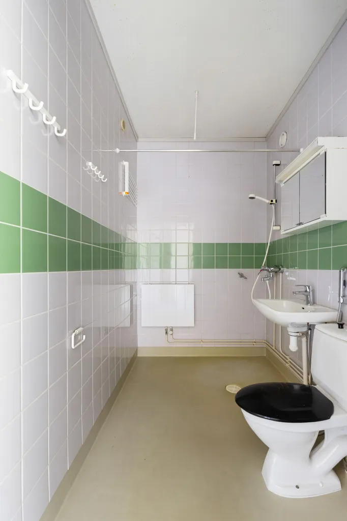 Vannitoad - Two-Bedroom Flat with Balcony in Vaasa