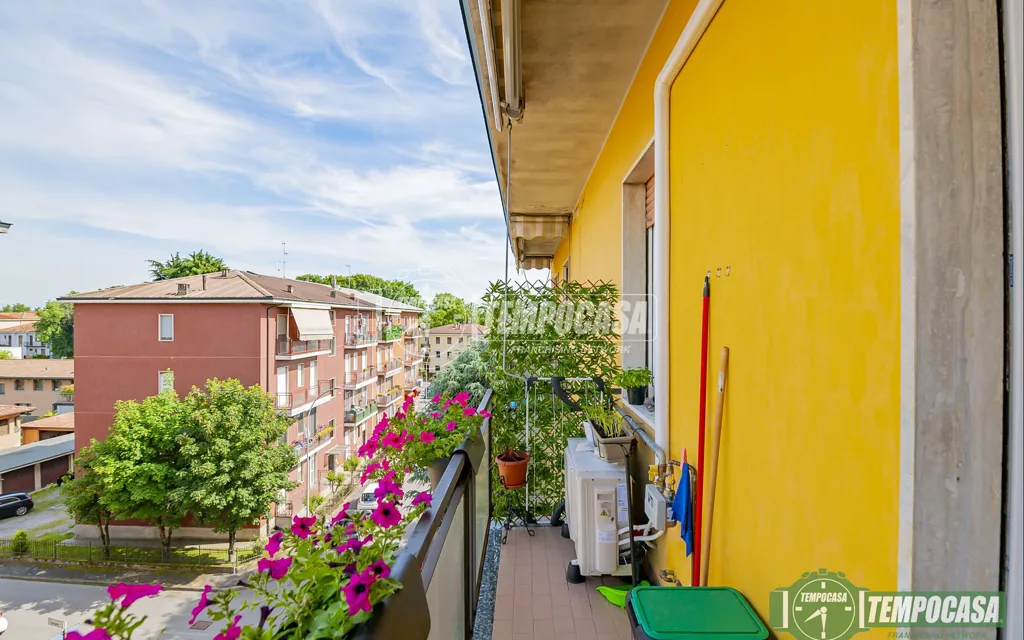 Balcon - Rustic 3-Bedroom Apartment with Balcony in Lodi Vecchio