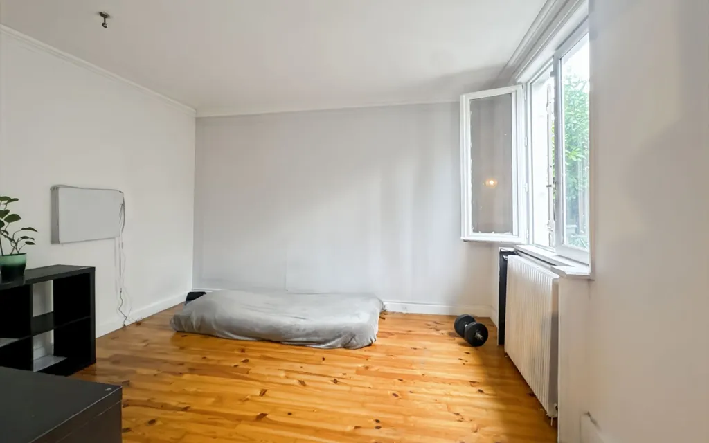 Bedrooms - Ground Floor House with Garage in Bondy