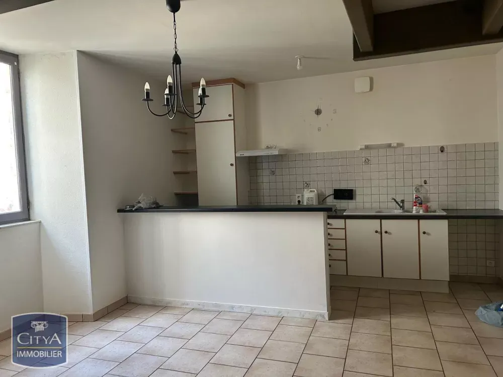 Köök - 3-Bedroom Apartment with Balcony in Lisle
