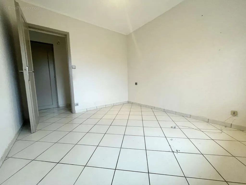 Pièces - Villa avec Garage et Atelier à Clermont-l'Hérault