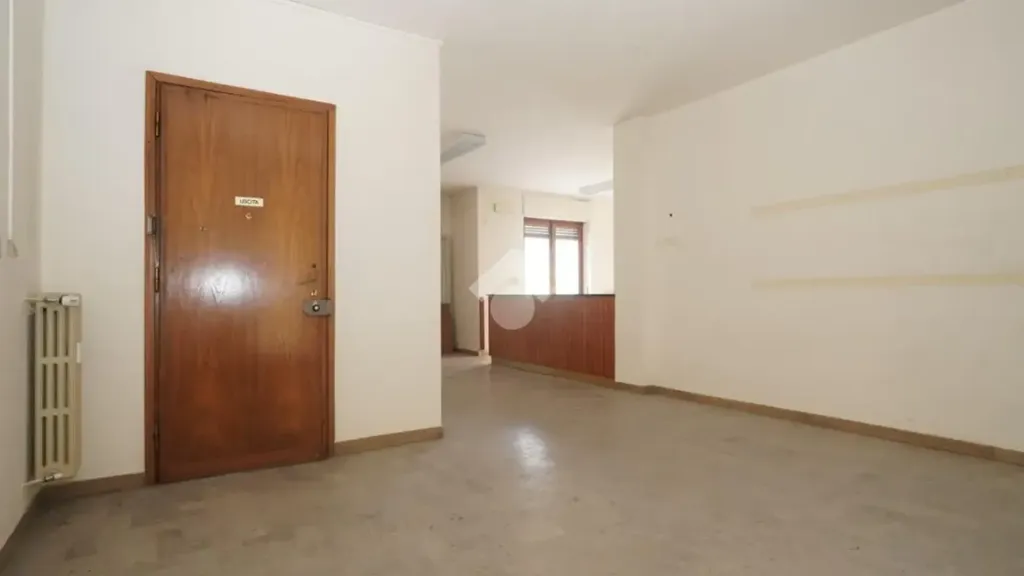 Entrée - Commercial Space with Central Location in Susa