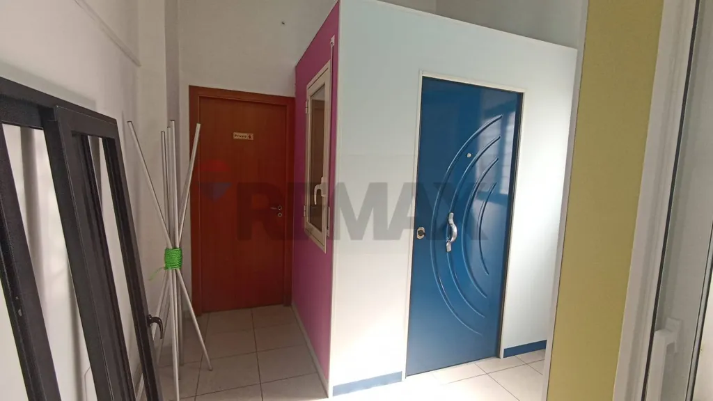Entrée - Industrial Warehouse with Solar Rent in Comiso