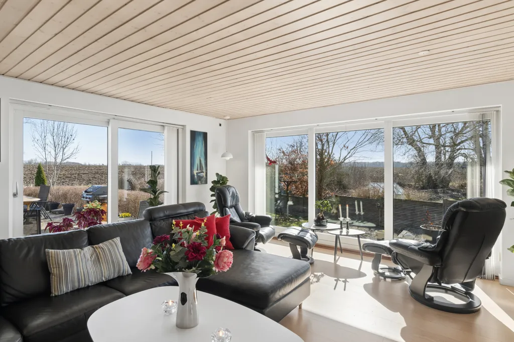 Elutuba - Villa with Extensive Views in Hedehusene