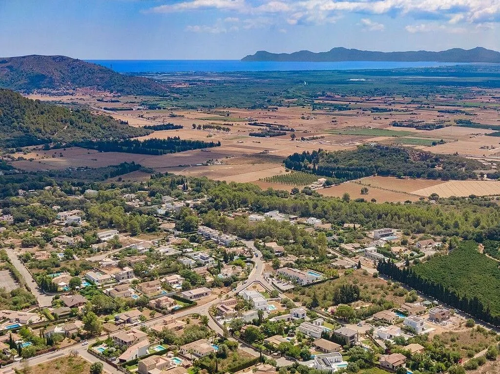 Vista aerea - Contemporary Wooden Villa with Pool in Pollensa