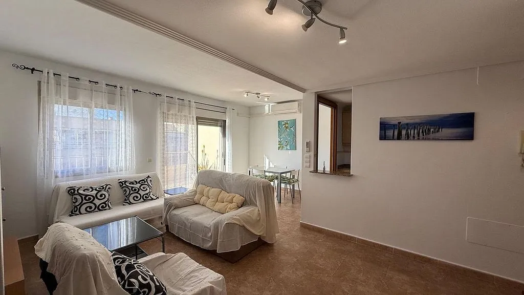 Elutuba - North-Facing Loft with Balcony in Torrevieja Centre