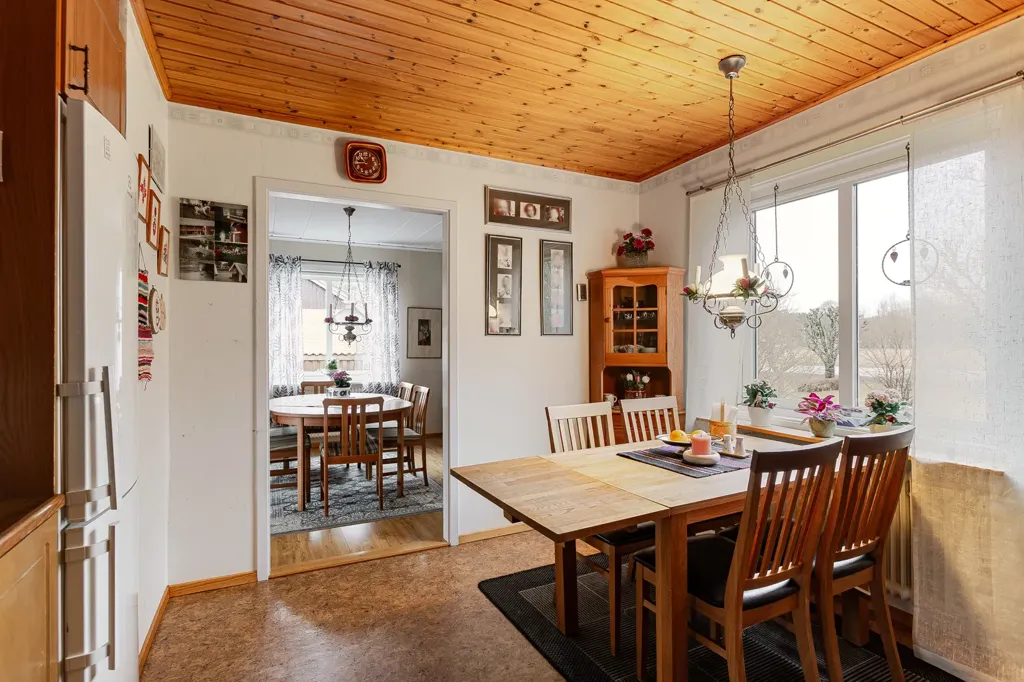Söögituba - Well-Maintained Villa with Mountain View in Jönköping
