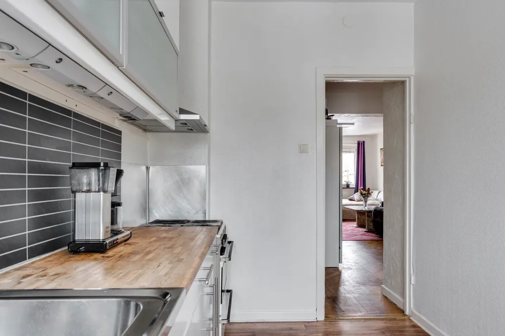 Köök - Modern Flat with Generous Light on Saarisvägen