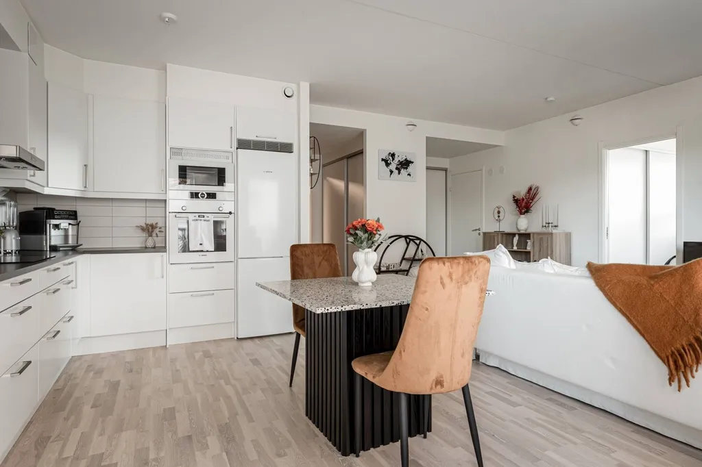 Cuisine - Apartment with Balcony in Drottninghög