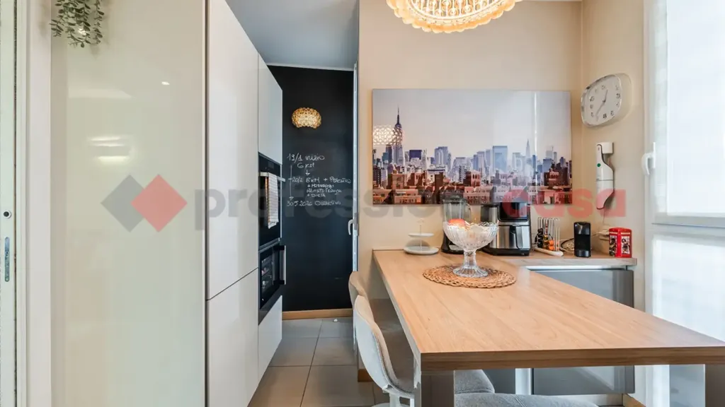 Cucina - Modern 3-Bedroom Apartment in Buccinasco