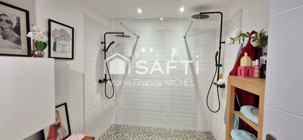 Bathrooms - Family House with Pool in Mazan