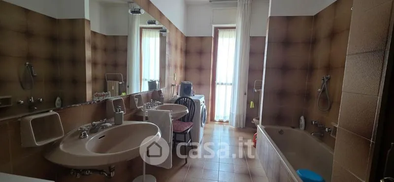 Salles de bain - Apartment with Balcony in Galimberti, Alessandria