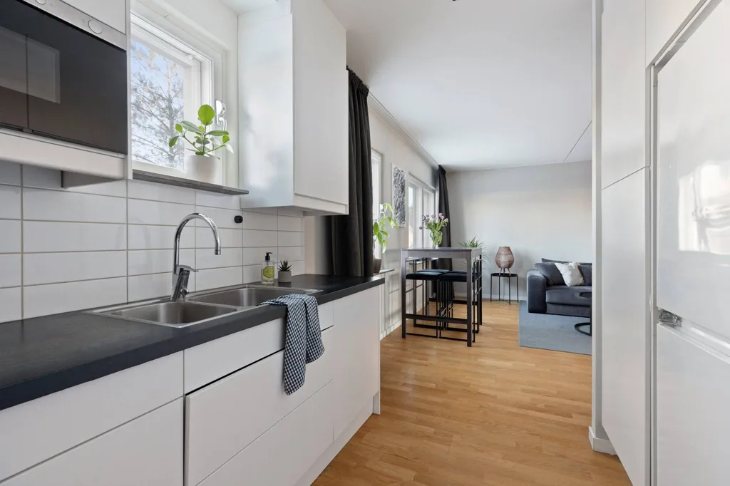 Cuisine - Apartment with Balcony in Ursvik