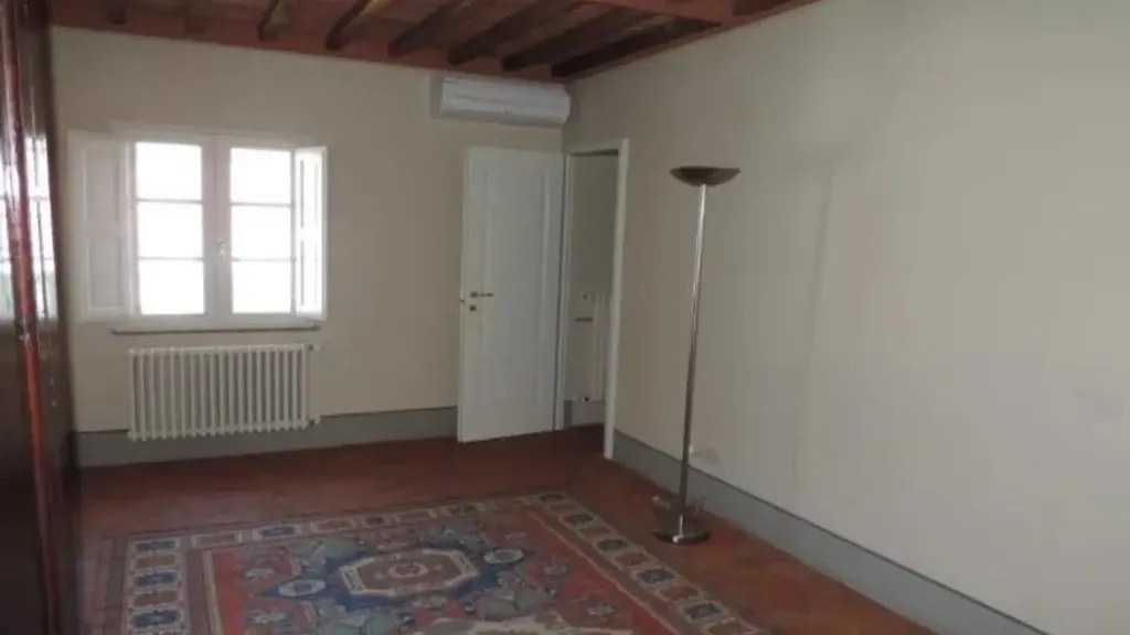 Magamistoad - Armed Trilocale with Terrace in Cascina