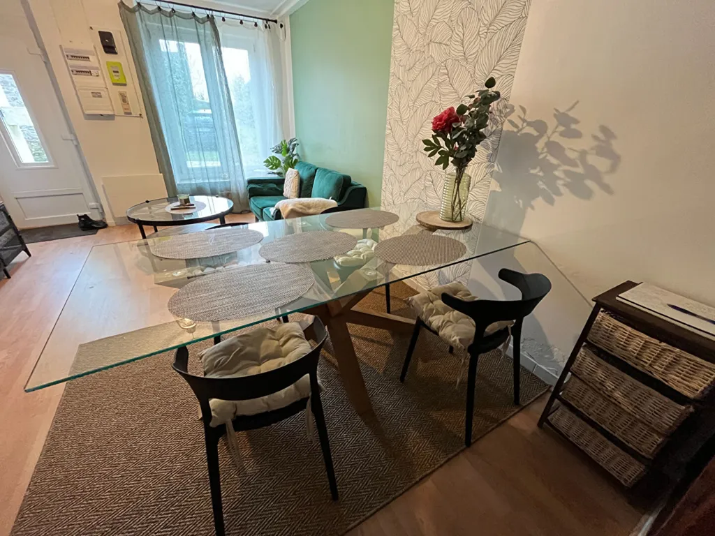 Söögituba - Furnished House with Garden in Bonnemain