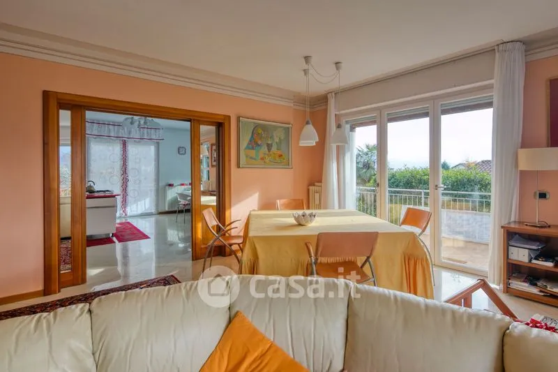 Comedor - Villa with Lake View in Verbania