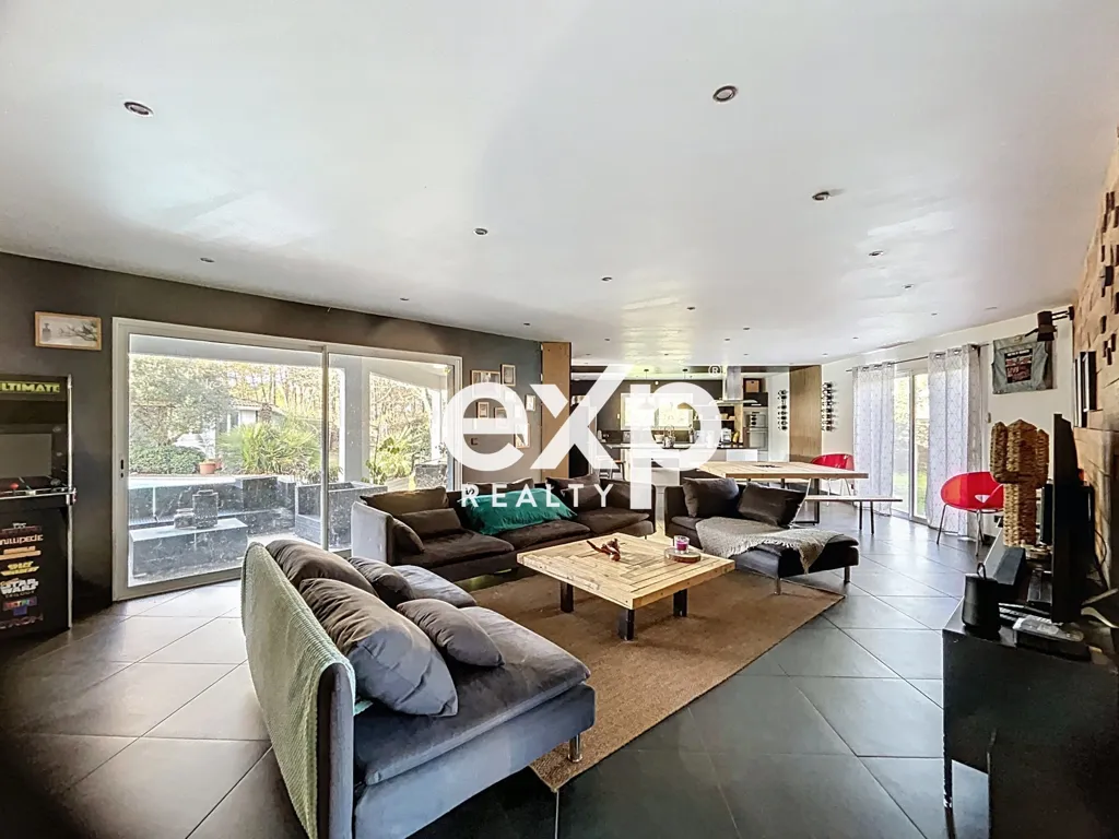 Elutuba - Single-Storey House with Pool in Marcheprime