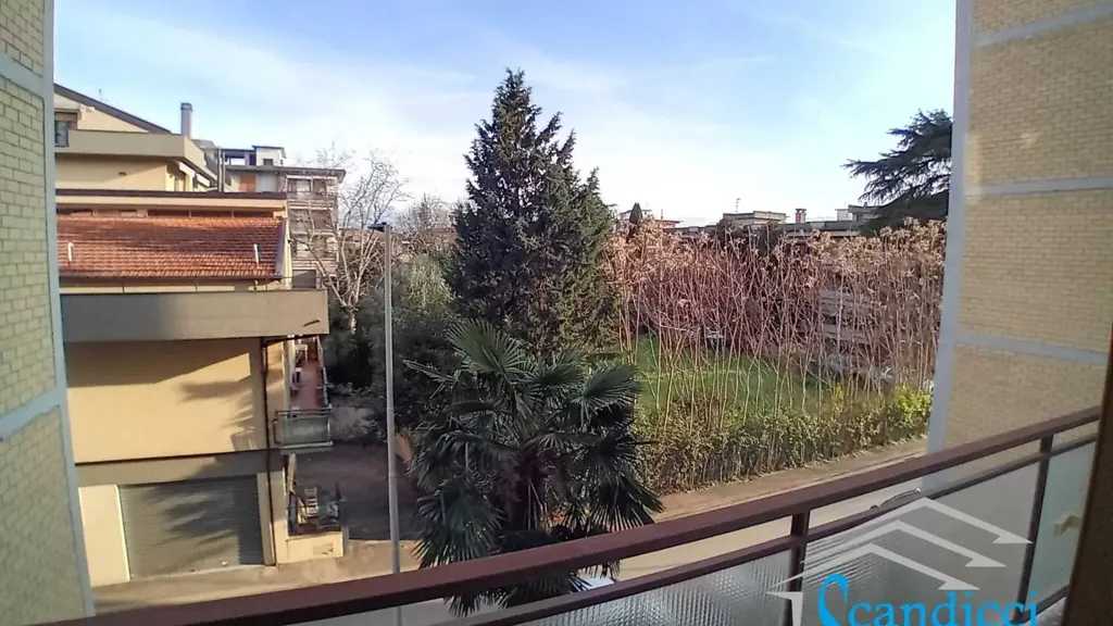 Balcone - Bright Apartment with Balcony in Florence