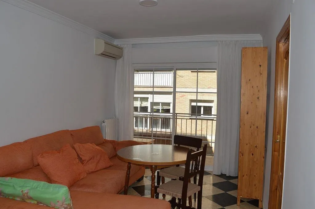 Elutuba - Amueblated Flat with Balcony in Granada