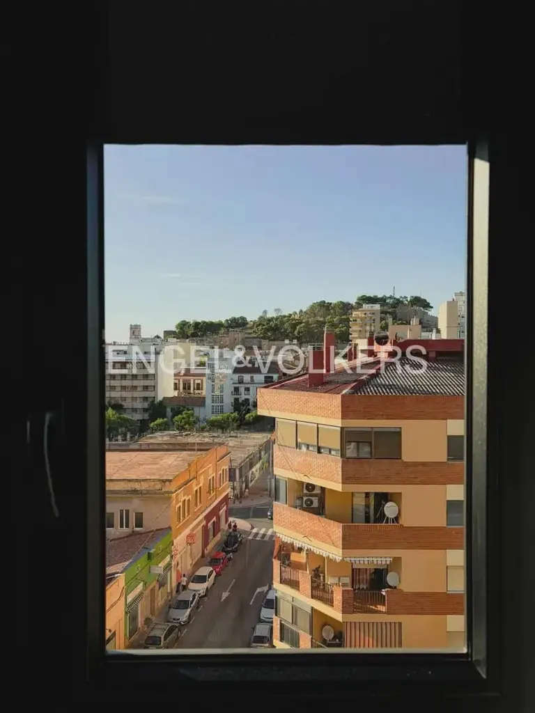 Rooms - Reformed Apartment with Balcony in Dénia