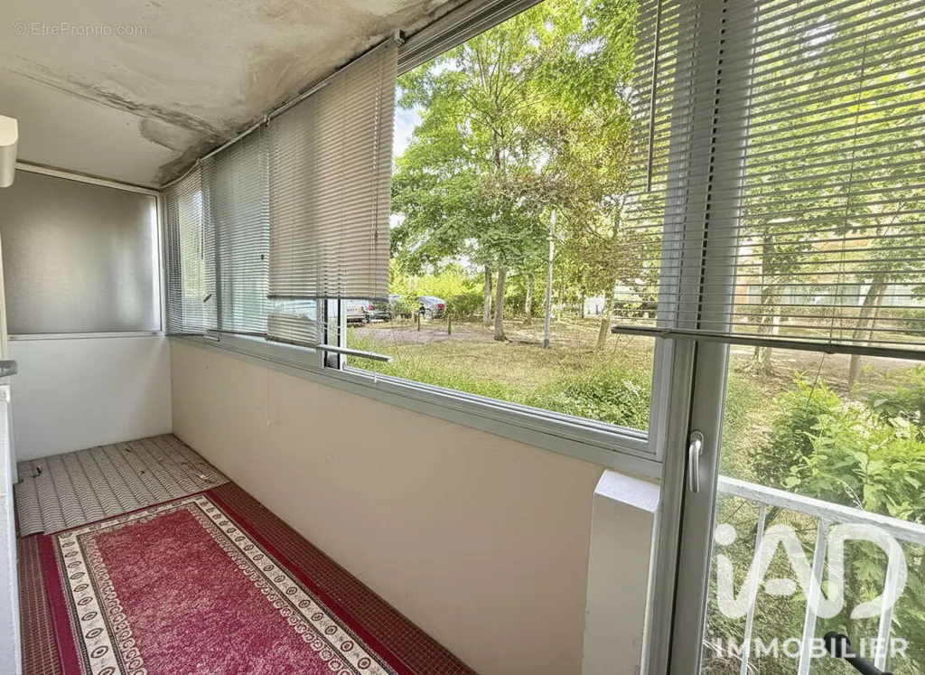 Balcone - Apartment with Balcony in Meaux
