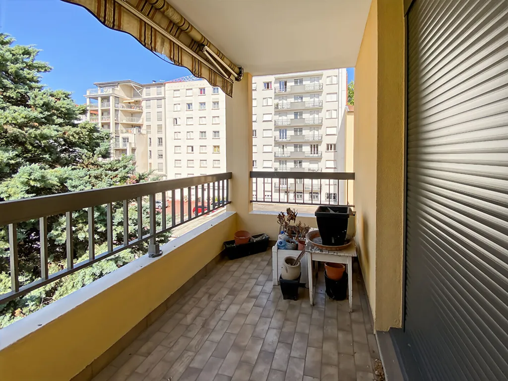 Rõdu - Apartment with Balcony and Garden in Lyon 2