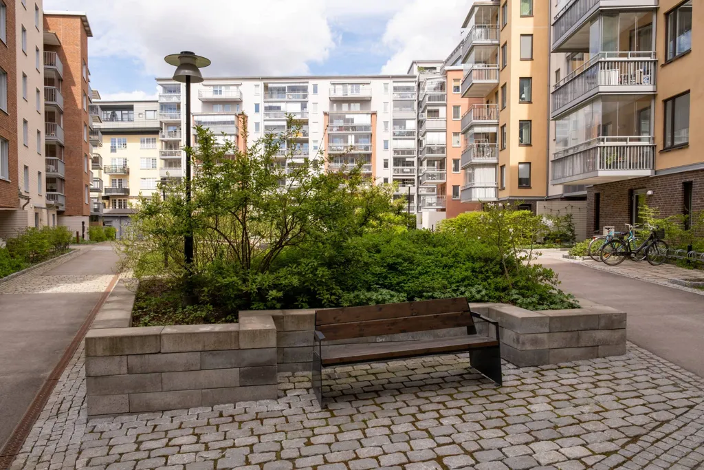 Aed - Modern Flat with Balcony on Södra Ringvägen