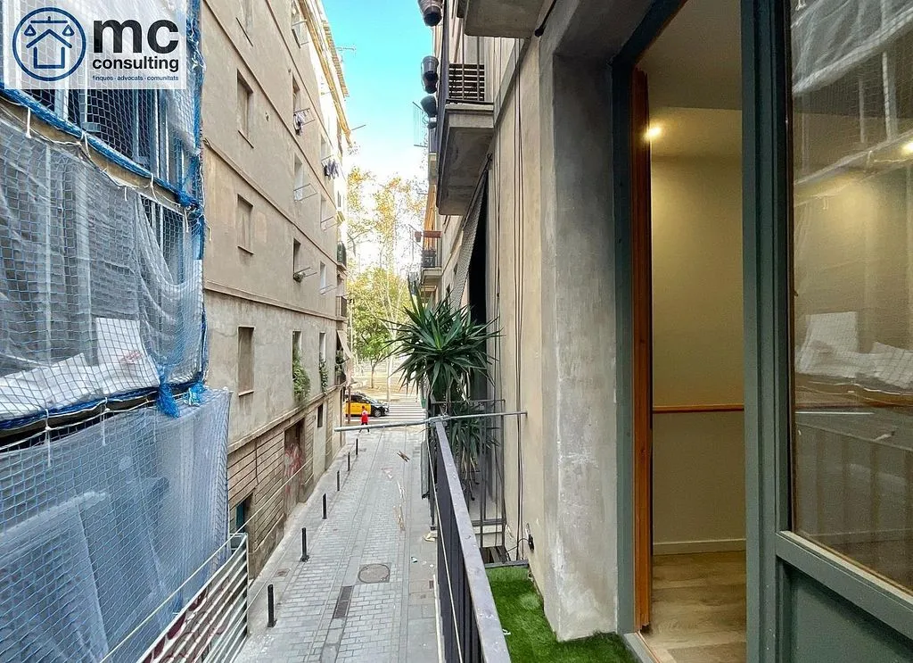 Balcon - Modern Flat with Balcony in El Raval, Barcelona