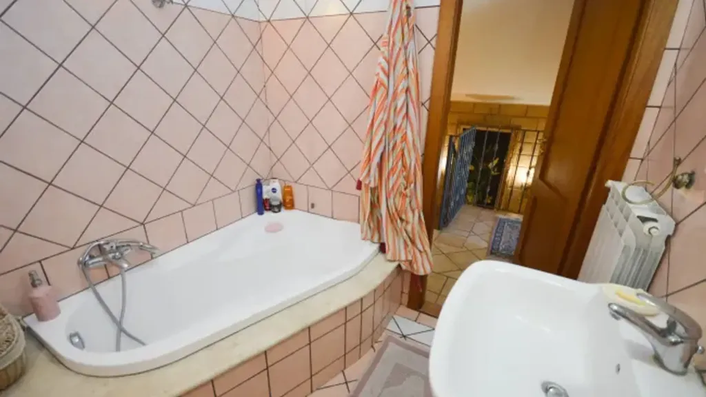 Salles de bain - Terraced Villa with Balcony in Rossano