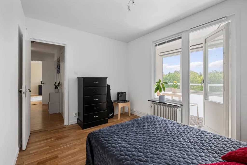 Chambres - Renovated Apartment with Balcony in Västerby