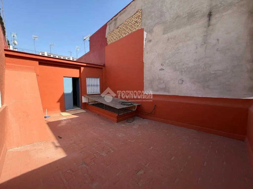 Terrasse - Adosado with Reform Potential in Torreblanca
