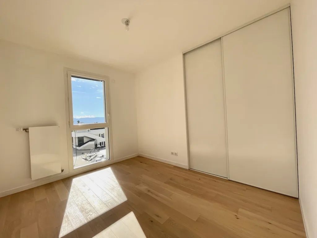 Rooms - Luxury Flat with Terraces in Gex Centre